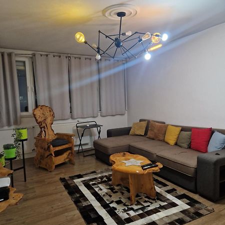 Aaa Apartment Prishtinë Ngoại thất bức ảnh