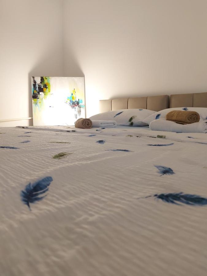 Aaa Apartment Prishtinë Ngoại thất bức ảnh